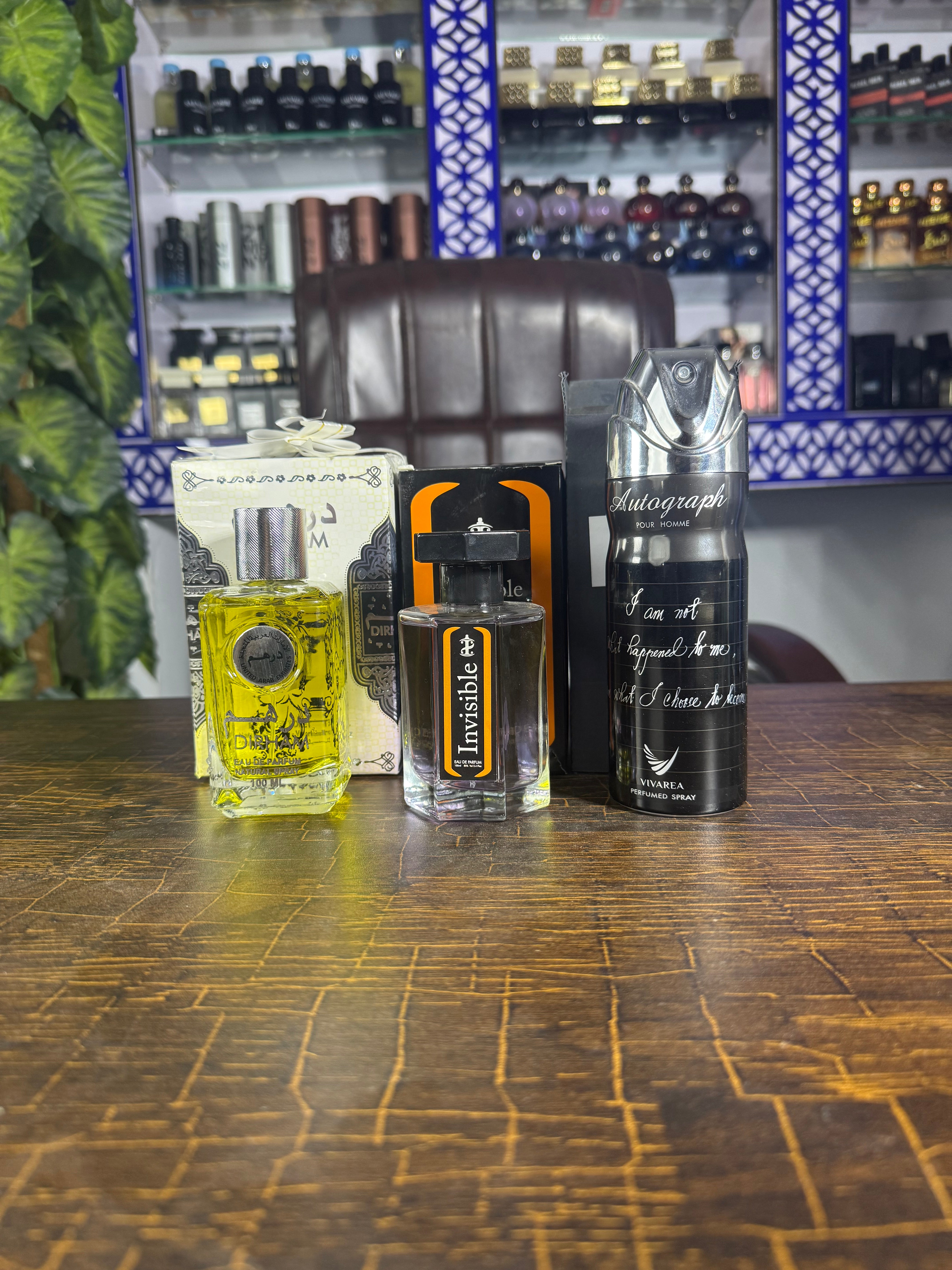 Invisible + dirham + bodyspray